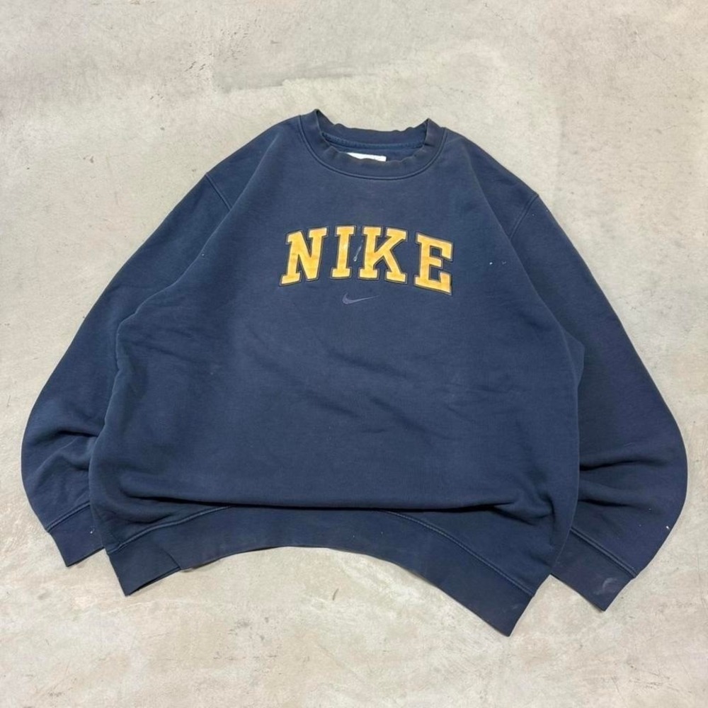 Vintage y2k Navy Nike Center Swoosh Crewneck Sweatshirt